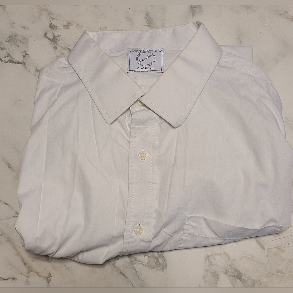 Bespoke classic fit white men's dress shirt